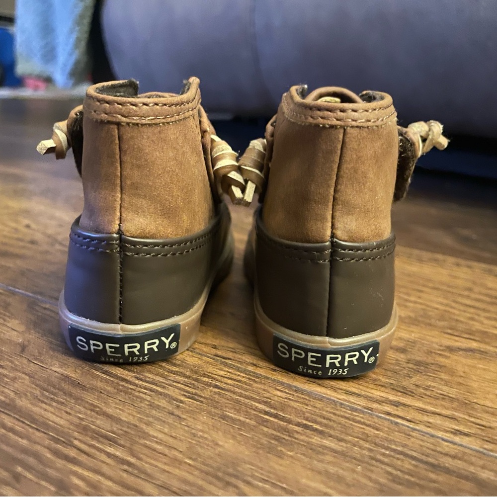 Sperry Infant Duck Boots - Picture 2 of 4